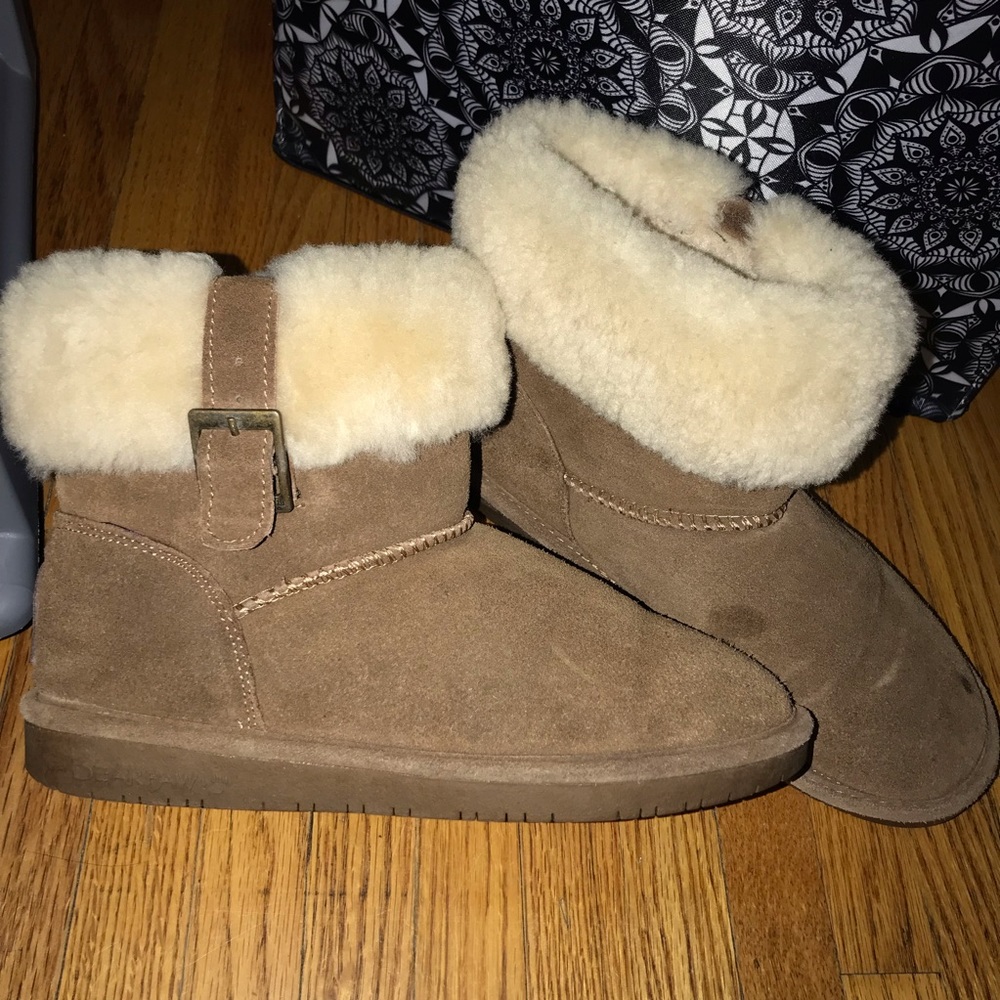 Bearpaw booties lined a/ faux fur